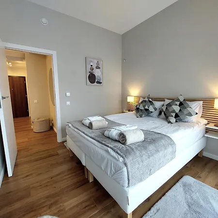 Hanza Tower Stett-inn Business & Apartamento Estetino